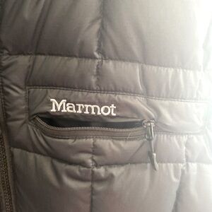 Marmot size extra large black sleeveless jacket